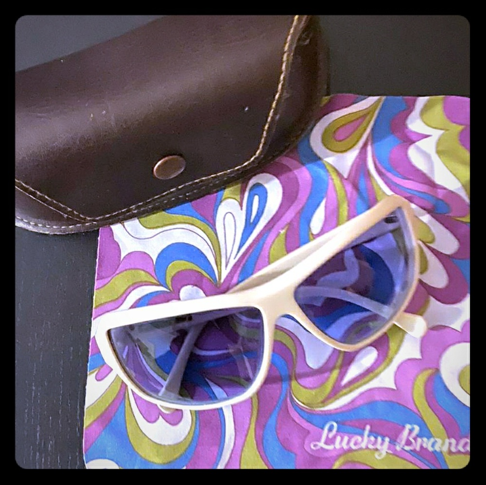 Lucky Brand🍀 sunglasses, leather case and cloth
